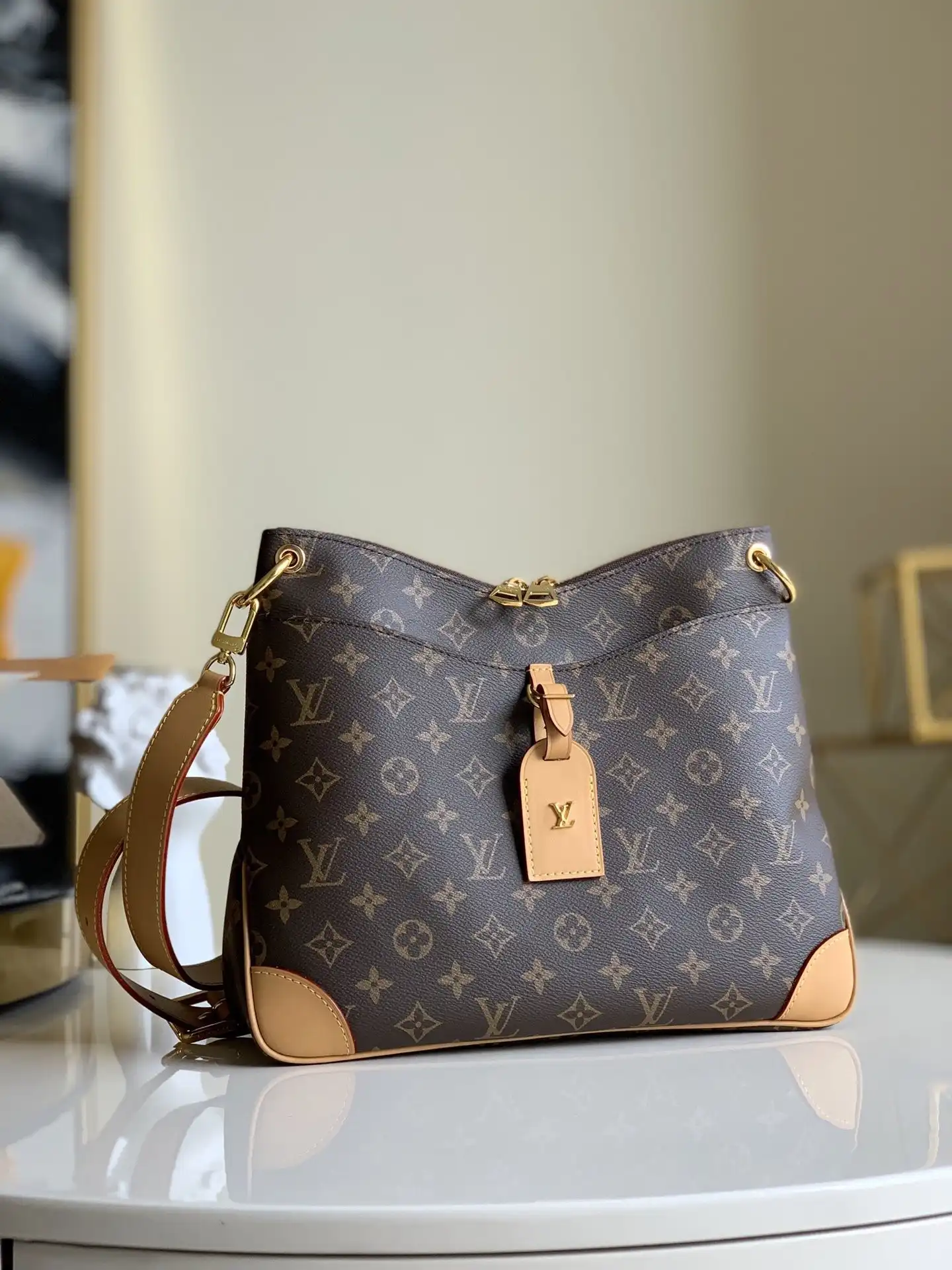 LOUIS VUITTON ODÉON MM