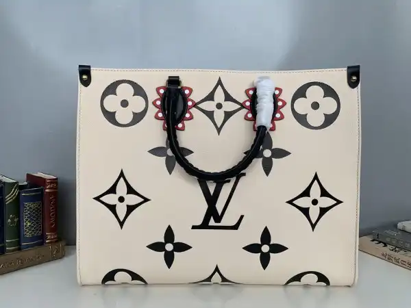 First bag ru LOUIS VUITTON CRAFTY ONTHEGO GM