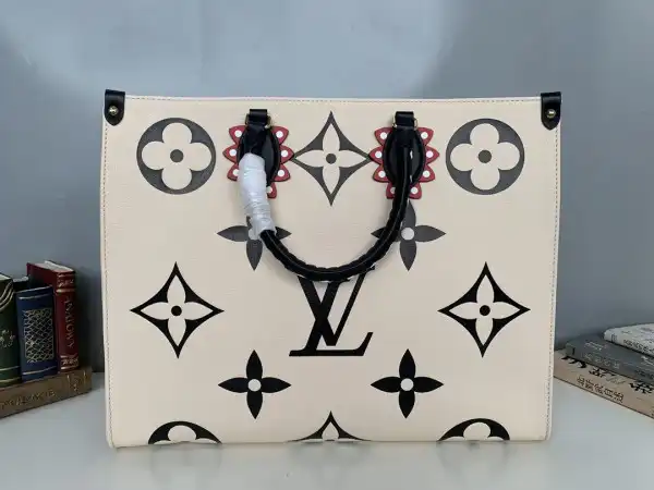 First bag ru LOUIS VUITTON CRAFTY ONTHEGO GM