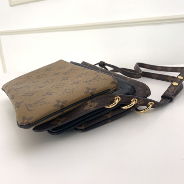 HOT SALE LOUIS VUITTON POUCHE LV3