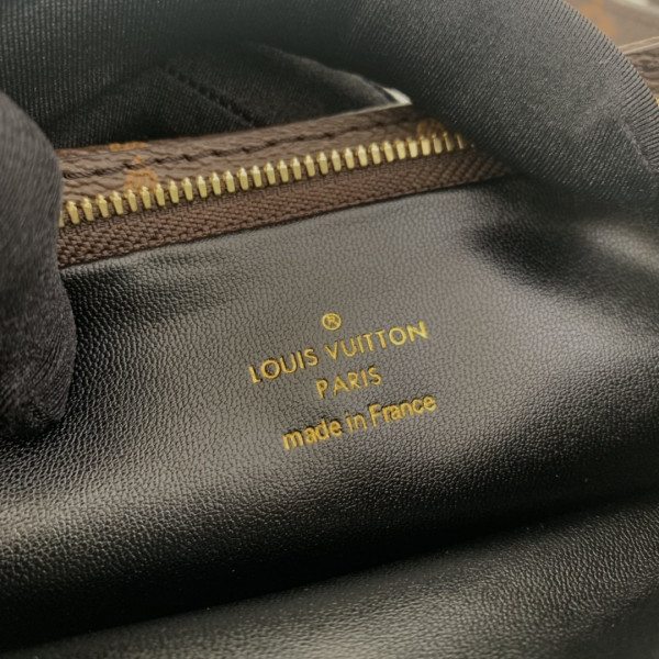 HOT SALE LOUIS VUITTON POUCHE LV3