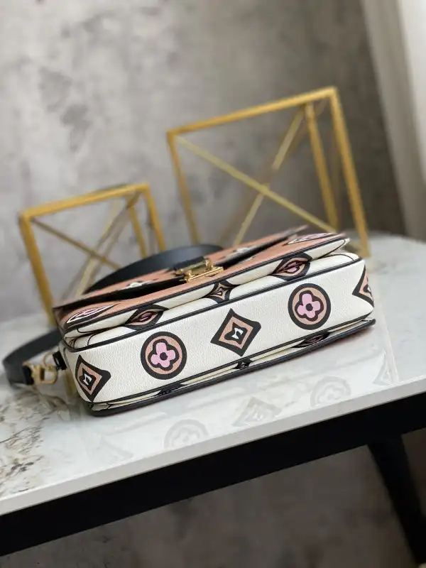 LOUIS VUITTON POCHETTE MÉTIS