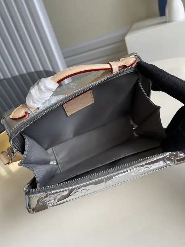 Affordable LOUIS VUITTON HANDLE TRUNK