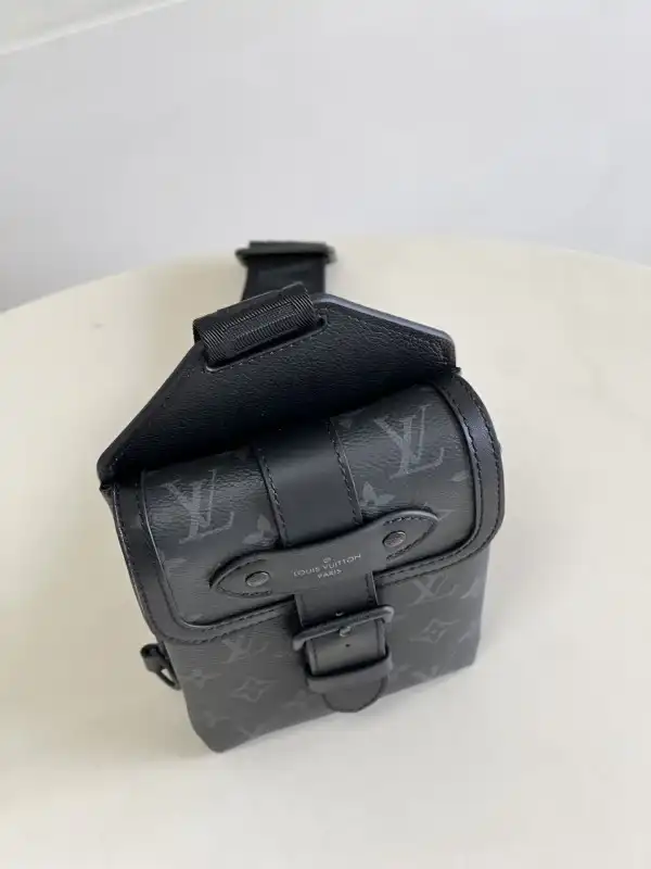 LOUIS VUITTON SAUMUR SLINGBAG