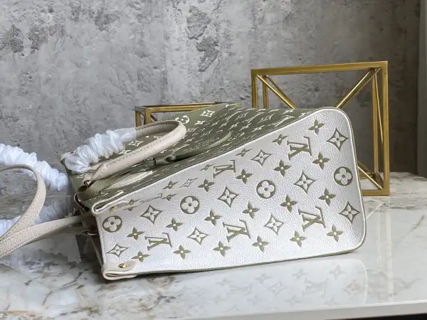 LOUIS VUITTON ONTHEGO MM