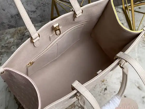 AAA Pruses Bags LOUIS VUITTON ONTHEGO MM