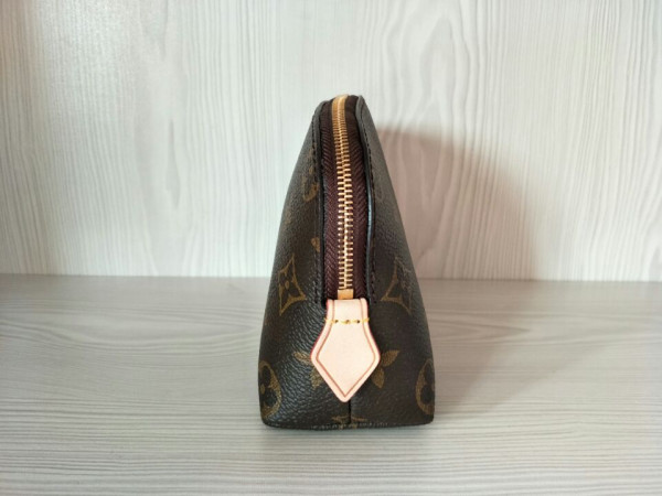 [FREE SHIPPING] LOUIS VUITTON COSMETIC POUCH