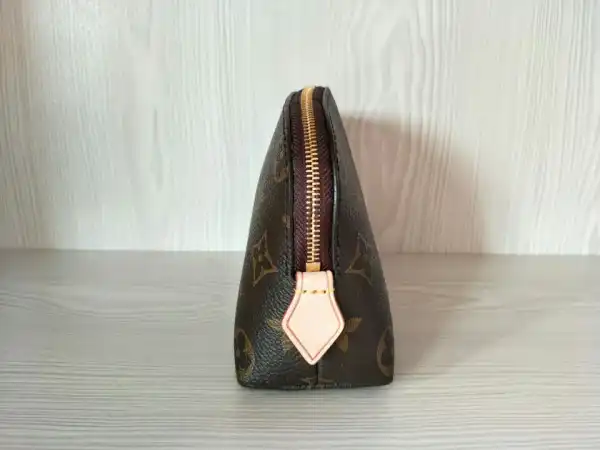 Affordable LOUIS VUITTON COSMETIC POUCH