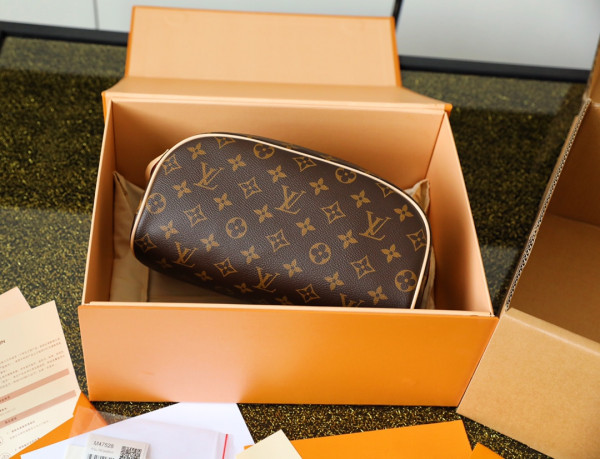 [FREE SHIPPING] LOUIS VUITTON TOILETRY BAG