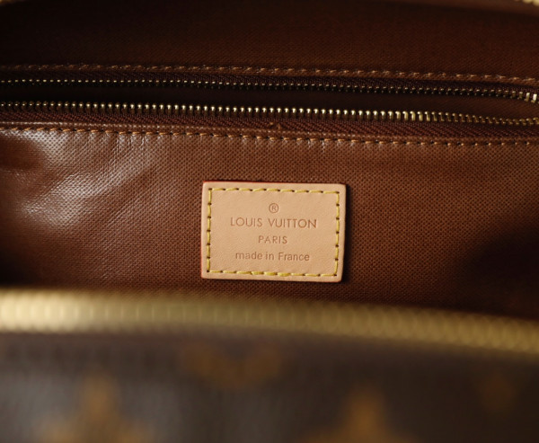 [FREE SHIPPING] LOUIS VUITTON TOILETRY BAG