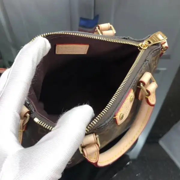 Aaa replica ru Louis Vuitton TURENNE PM