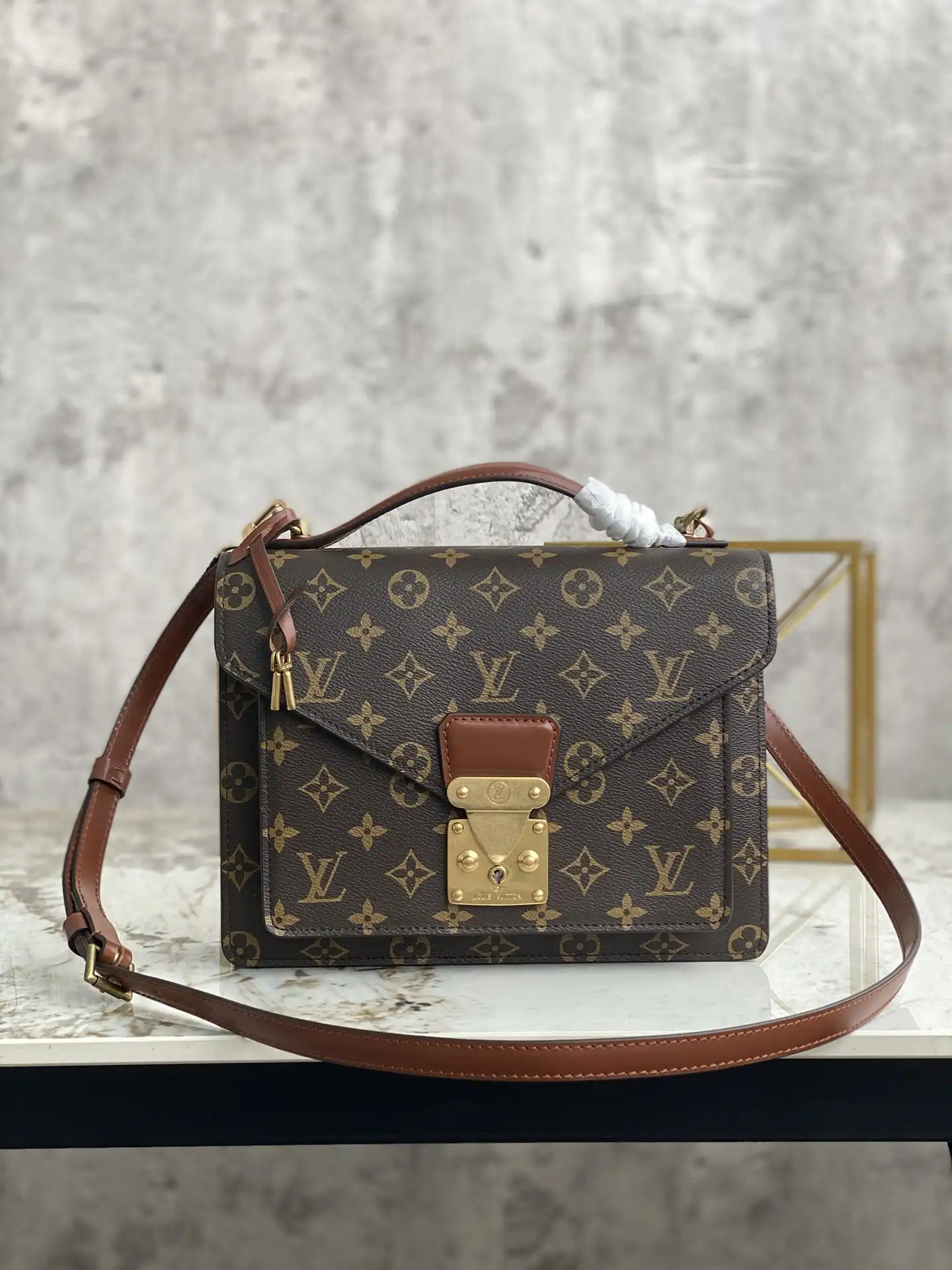 LOUIS VUITTON MONCEAU