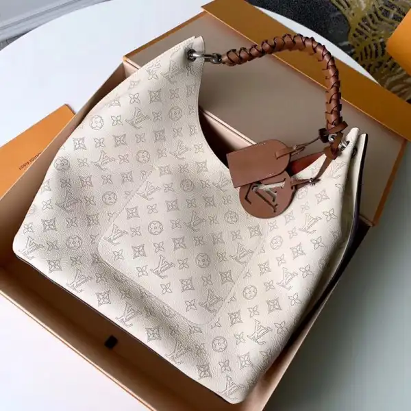 First bag ru LOUIS VUITTON CARMEL