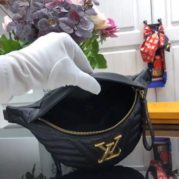 Aaa replica ru LOUIS VUITTON NEW WAVE BUMBAG