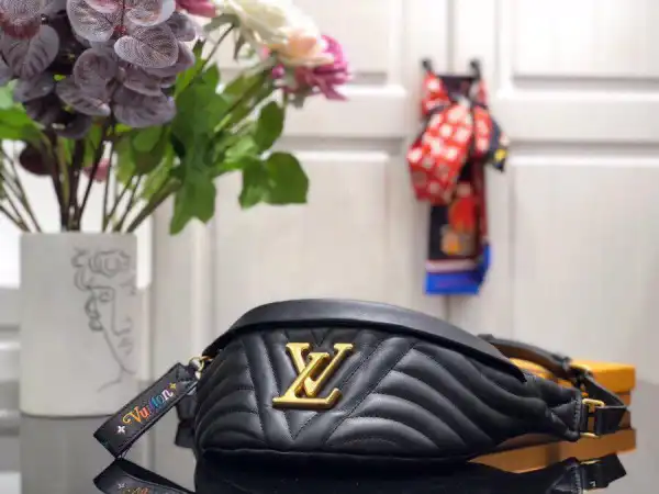 Aaa replica ru LOUIS VUITTON NEW WAVE BUMBAG