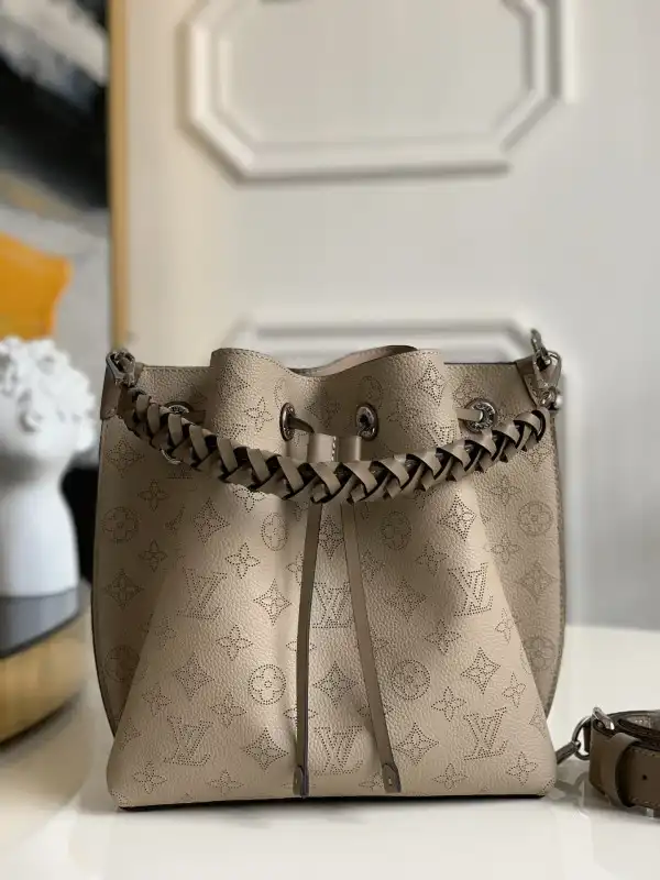 First bag ru LOUIS VUITTON MURIA