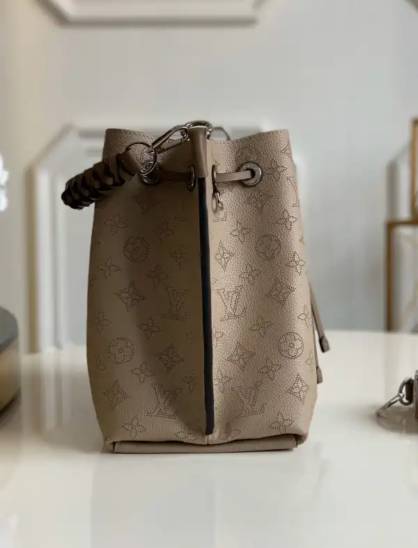 LOUIS VUITTON MURIA