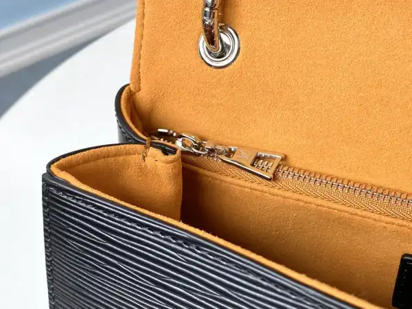 LOUIS VUITTON POCHETTE GRENELLE