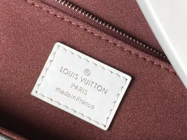 First bag ru LOUIS VUITTON POCHETTE GRENELLE