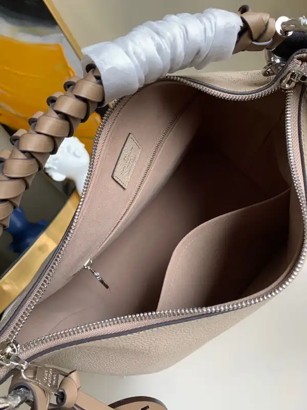 Aaa replica ru LOUIS VUITTON BEAUBOURG HOBO MM