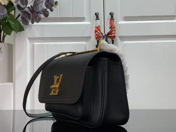 Frstbag ru LOUIS VUITTON LOCKME CHAIN PM