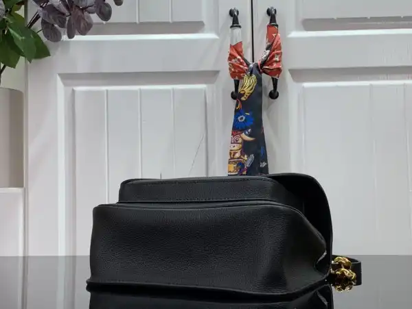 Frstbag ru LOUIS VUITTON LOCKME CHAIN PM