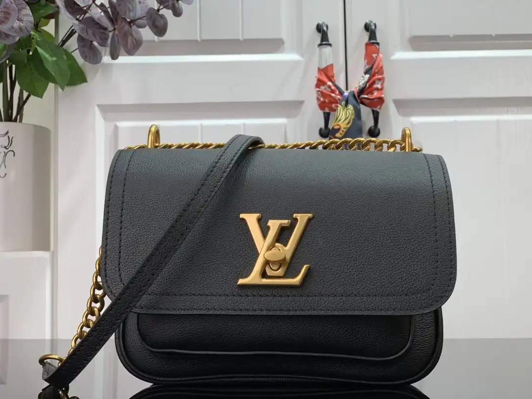 TO LOUIS VUITTON LOCKME CHAIN PM