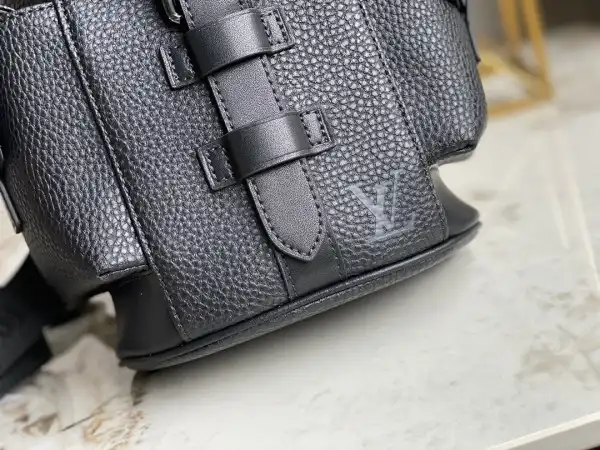 LOUIS VUITTON CHRISTOPHER XS