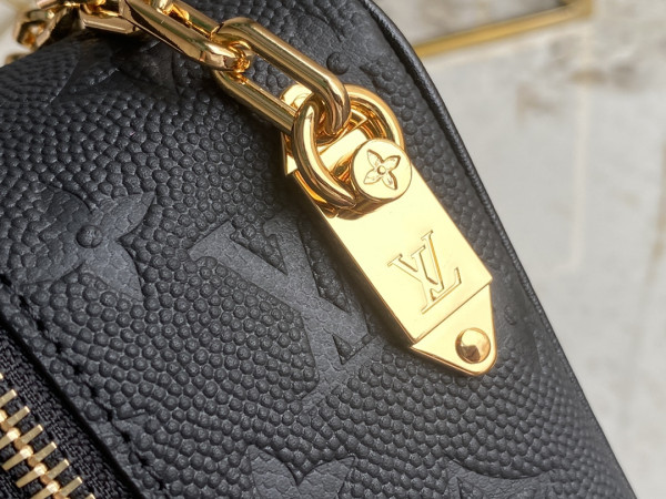 [FREE SHIPPING] LOUIS VUITTON LVXNBA CLOAKROOM DOPP KIT