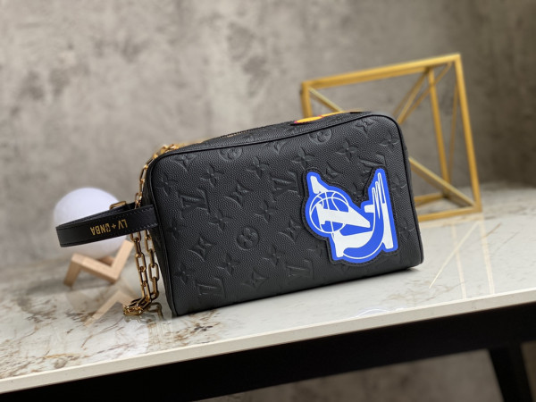 [FREE SHIPPING] LOUIS VUITTON LVXNBA CLOAKROOM DOPP KIT