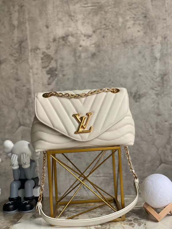 HOT SALE LOUIS VUITTON NEW WAVE CHAIN BAG