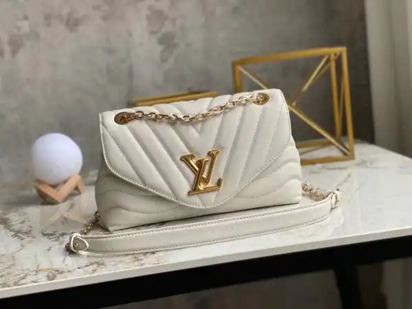 Aaa replica ru LOUIS VUITTON NEW WAVE CHAIN BAG