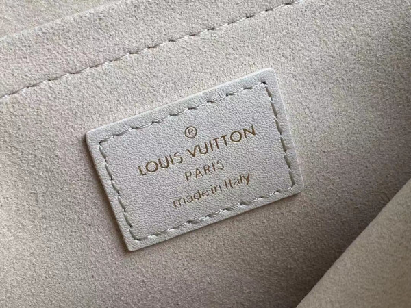 HOT SALE LOUIS VUITTON NEW WAVE CHAIN BAG