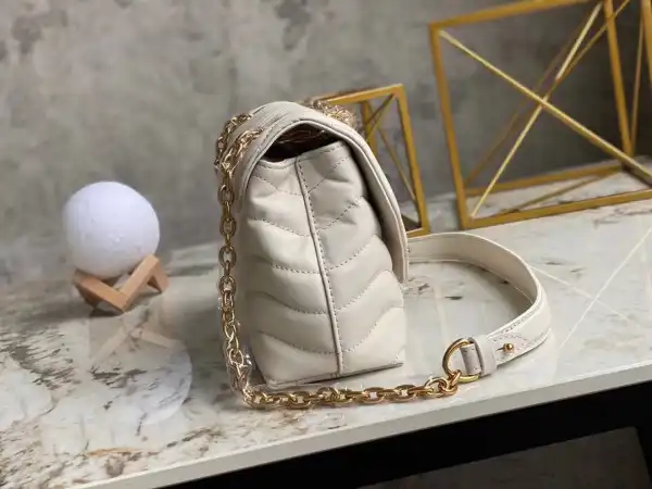 Affordable LOUIS VUITTON NEW WAVE CHAIN BAG