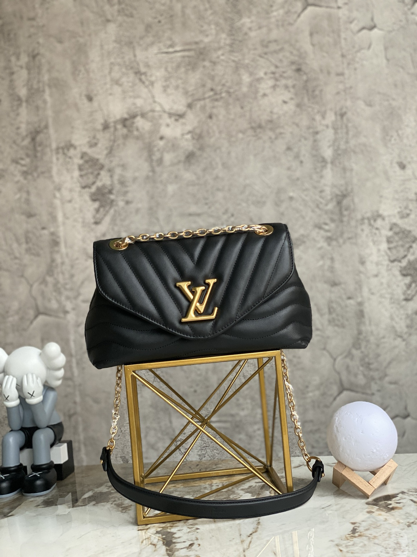 LOUIS VUITTON NEW WAVE CHAIN BAG