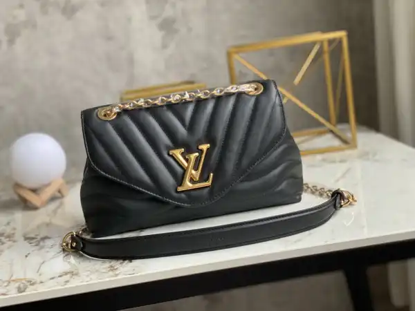 First bag ru LOUIS VUITTON NEW WAVE CHAIN BAG