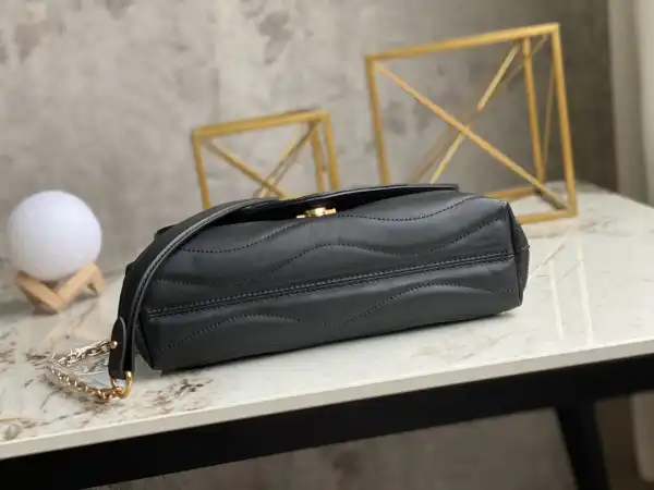 Affordable LOUIS VUITTON NEW WAVE CHAIN BAG