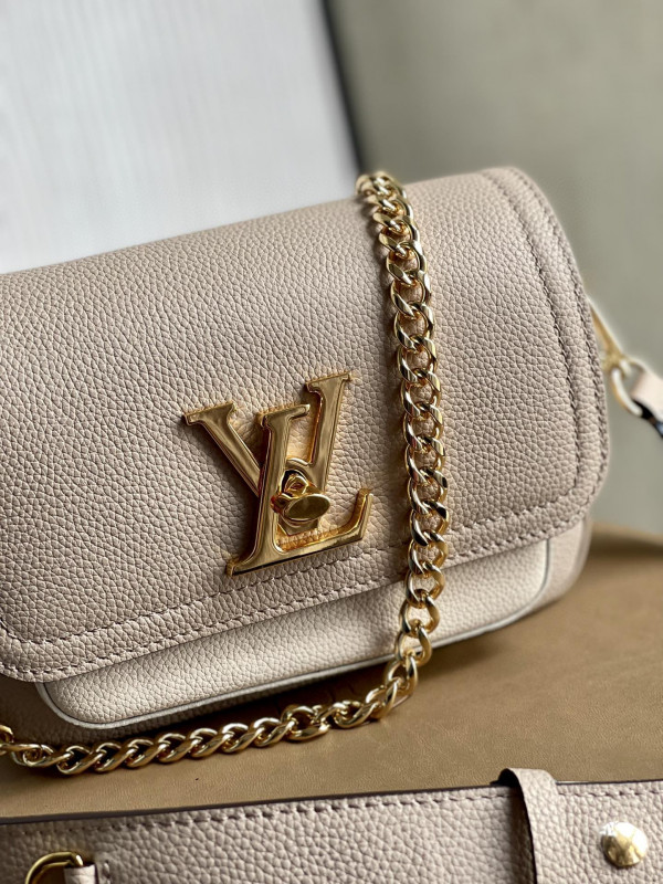 HOT SALE LOUIS VUITTON LOCKME TENDER