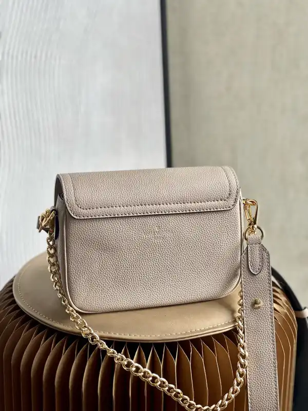 Bagsoffer LOUIS VUITTON LOCKME TENDER