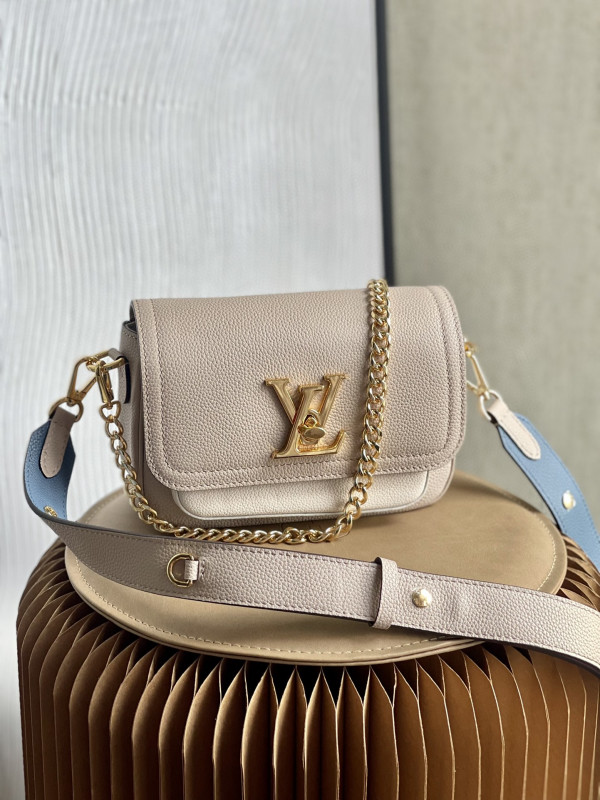 HOT SALE LOUIS VUITTON LOCKME TENDER