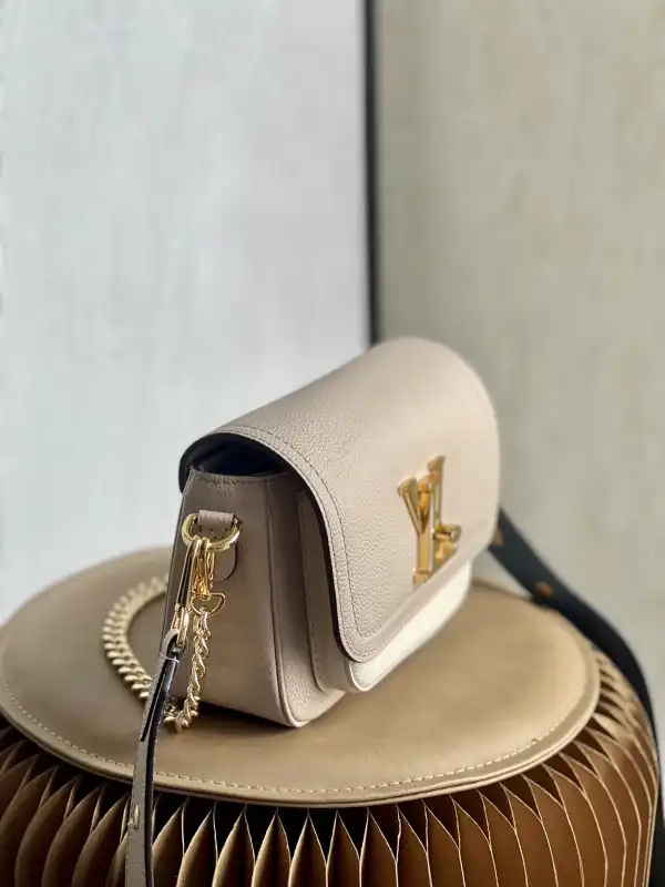 LOUIS VUITTON LOCKME TENDER