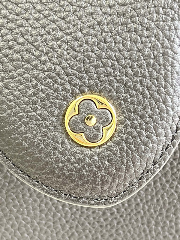 [FREE SHIPPING] LOUIS VUITTON CAPUCINES MM