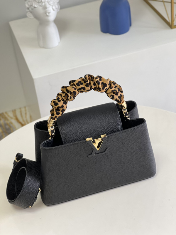 [FREE SHIPPING] LOUIS VUITTON CAPUCINES MM