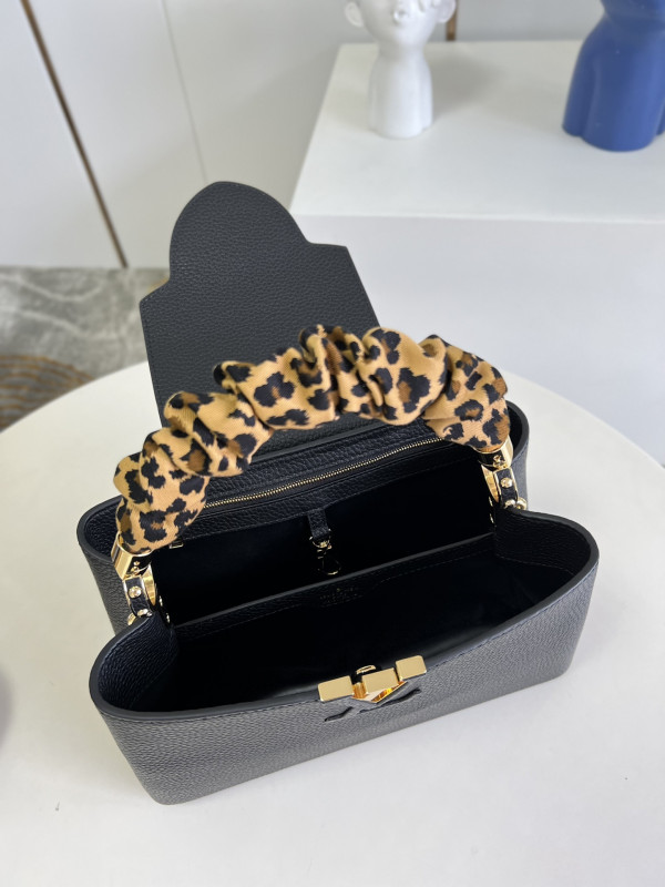 [FREE SHIPPING] LOUIS VUITTON CAPUCINES MM