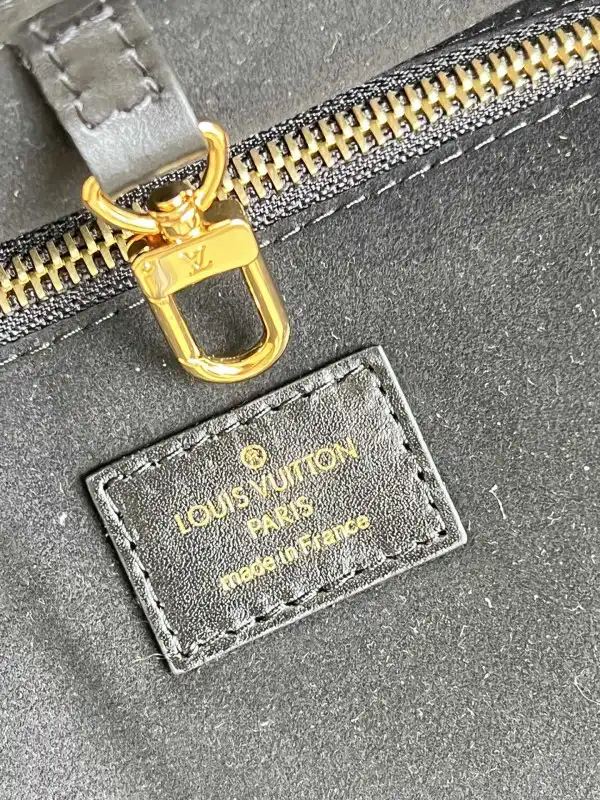 First bag ru LOUIS VUITTON SAINT JACQUES