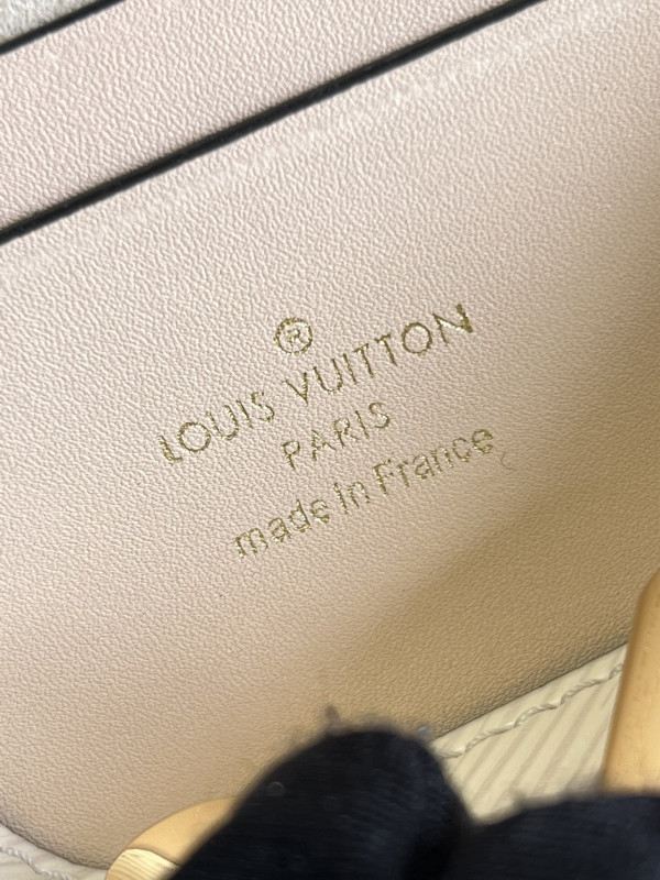 HOT SALE LOUIS VUITTON TWIST PM