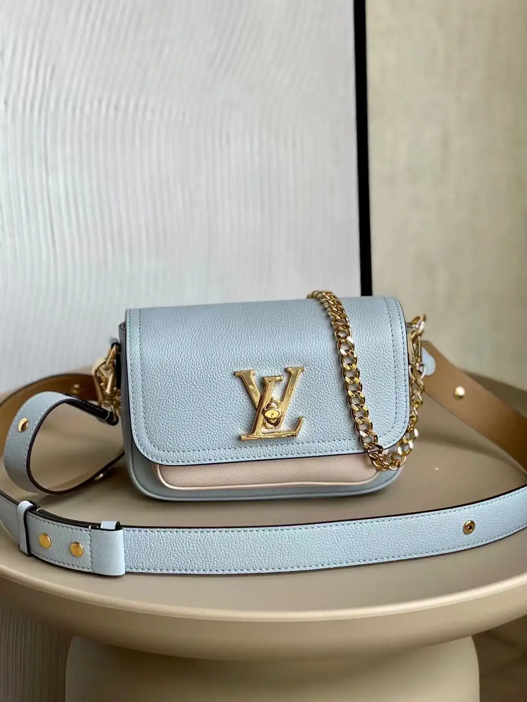 LOUIS VUITTON LOCKME TENDER