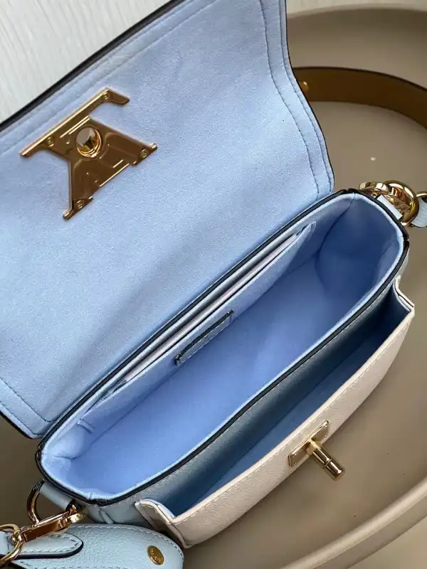 First bag ru LOUIS VUITTON LOCKME TENDER