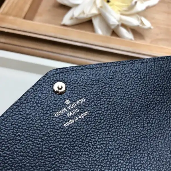 Affordable LOUIS VUITTON SARAH WALLET