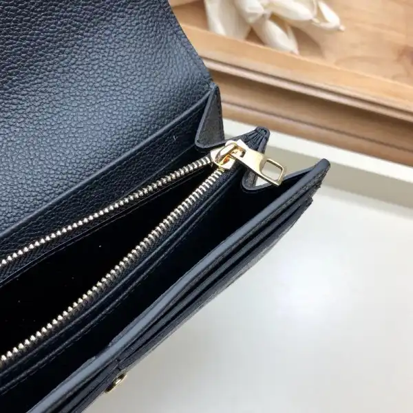 Affordable LOUIS VUITTON SARAH WALLET